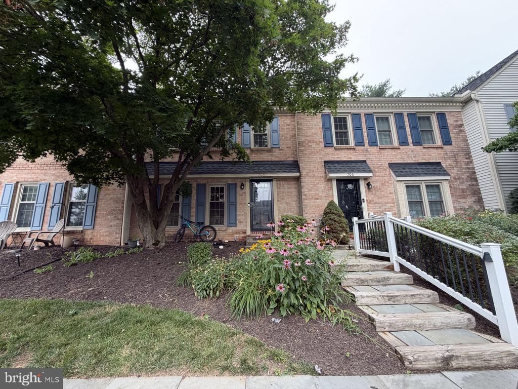 Building Photo - 705 Shippen Dr