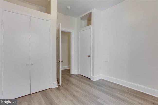 Building Photo - 813 Maryland Ave NE