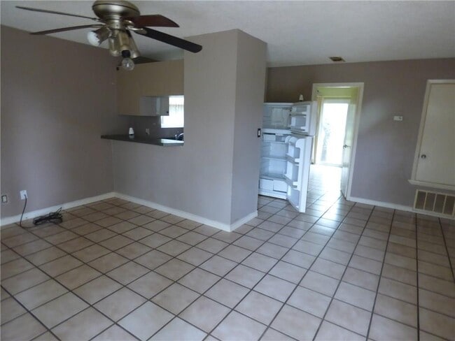 Building Photo - 2409 Mesquite St