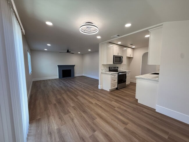 Building Photo - Fully Renovated 1950's Dream
