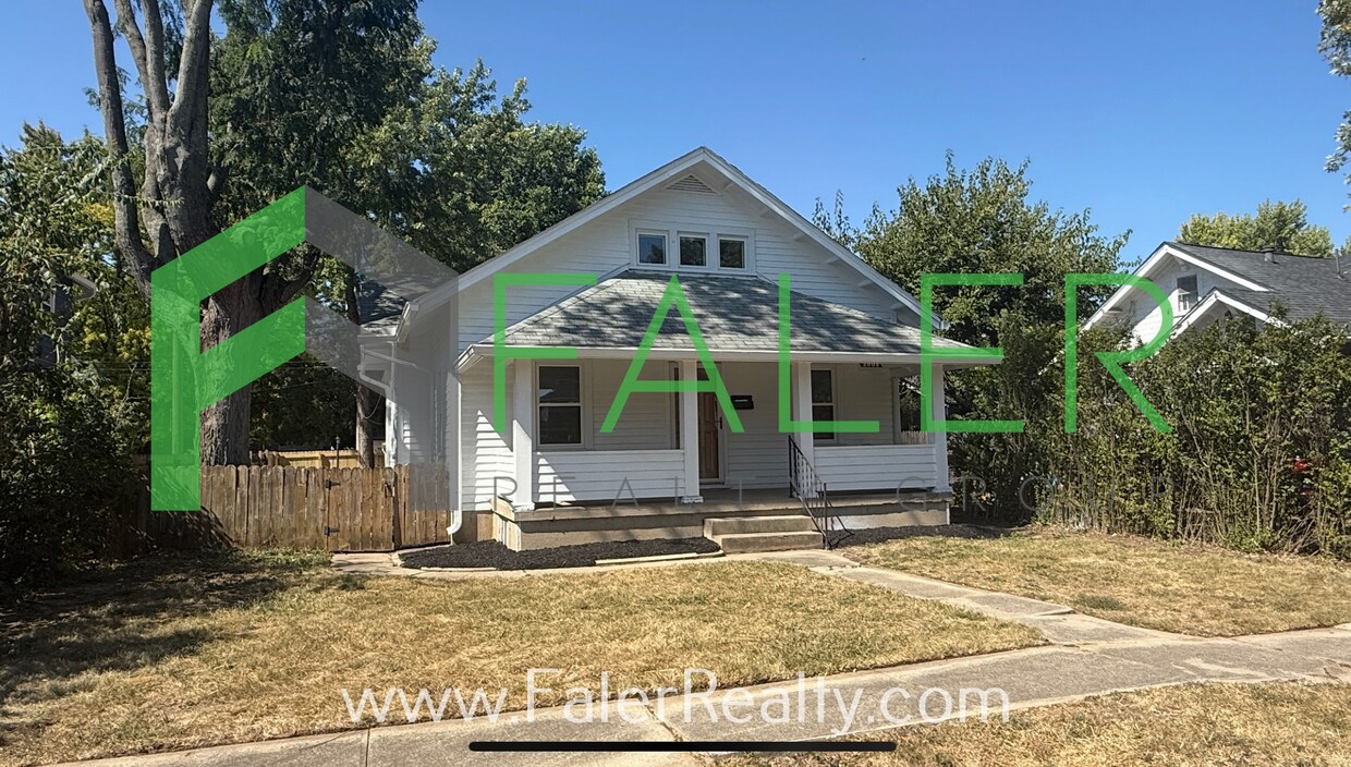 Primary Photo - Spacious Belmont Home with Garage and Fenc...