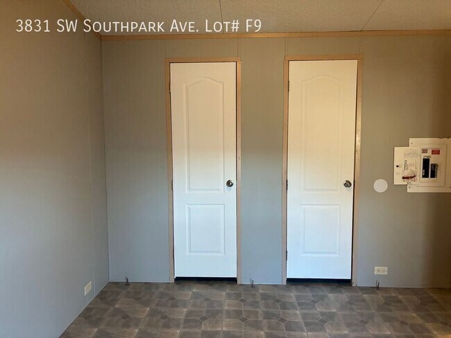 Foto del edificio - 3831 SW South Park Ave