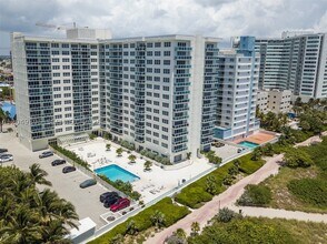 Building Photo - 6917 Collins Ave