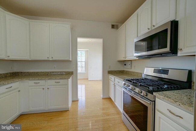 Building Photo - 9521 Woodyard Cir