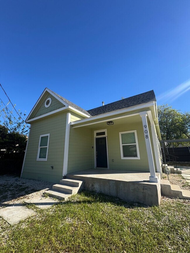 Building Photo - Beautiful 2 bd 2 ba with office! Home minutes from the Historic Pearl! AVAILABLE NOW!