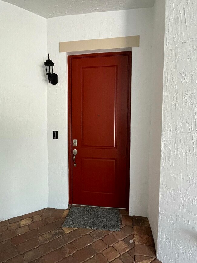 Building Photo - 1393 SW 115th Ave
