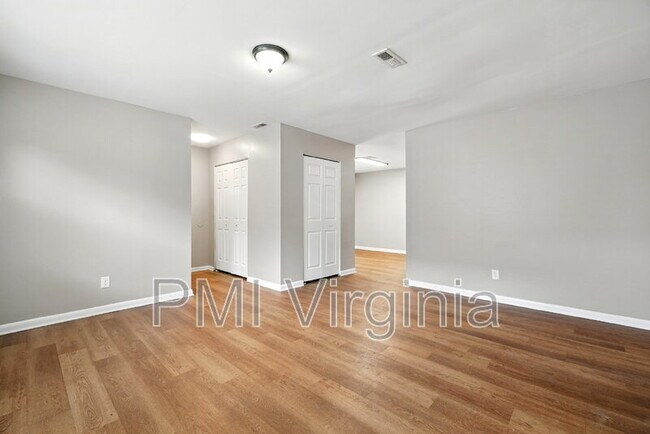 Building Photo - 1076 Dubose Dr