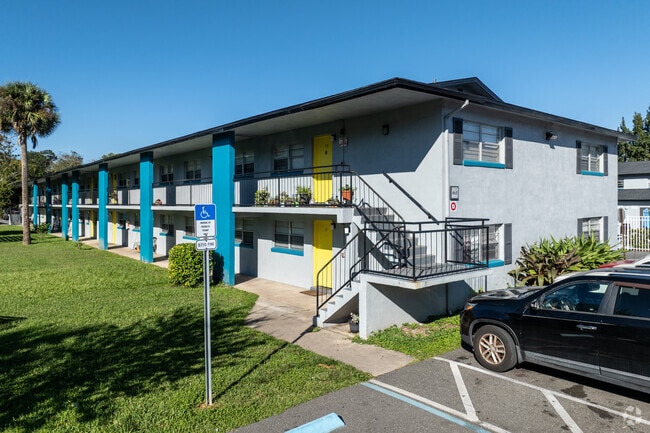 Building Photo - The Element at 464
