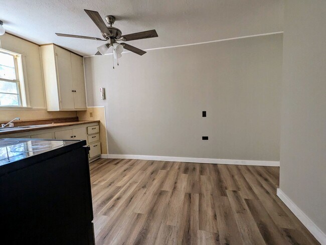 Foto del edificio - Available Now! 3 Bedroom on TX side