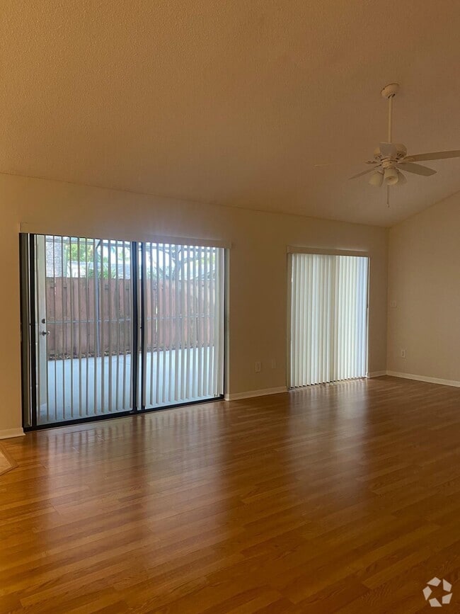 Building Photo - 1230 Summit Pl Cir