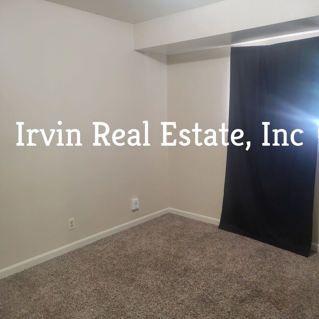 Building Photo - 1902 Celeste Court unit A