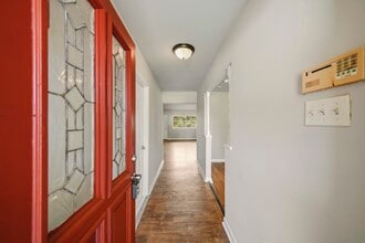 Building Photo - 2414 Bayou Dr