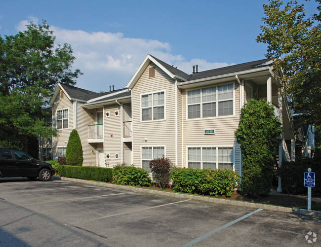 Vista at Town Green - Apartments at 500 Town Green Dr Elmsford, NY ...