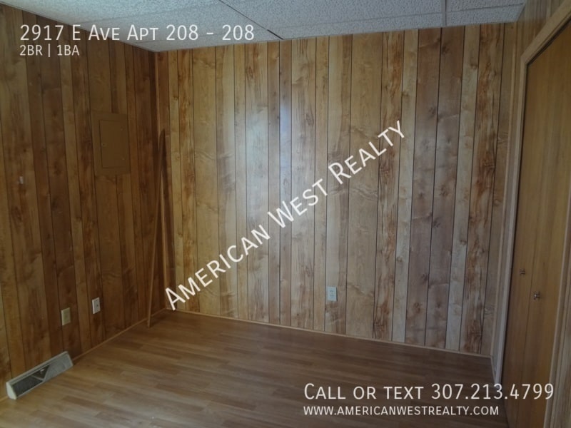 Building Photo - 2917 E Ave