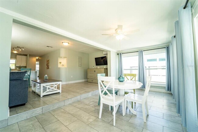 Foto del edificio - 4825 Floramar Terrace