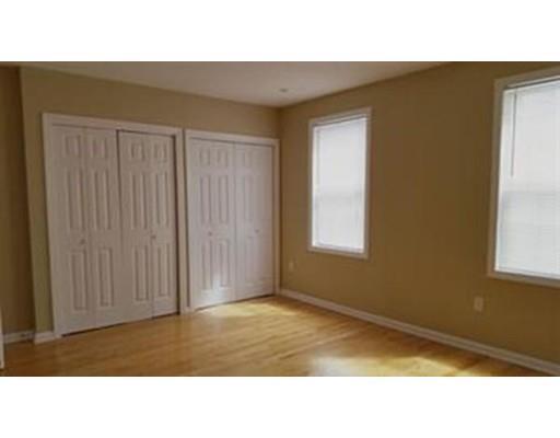 Foto del edificio - 70 Oak St Ext