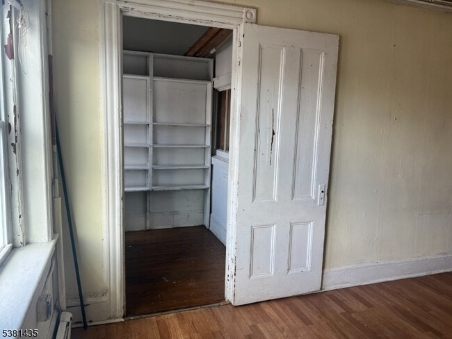 Building Photo - 416-418 E Main St