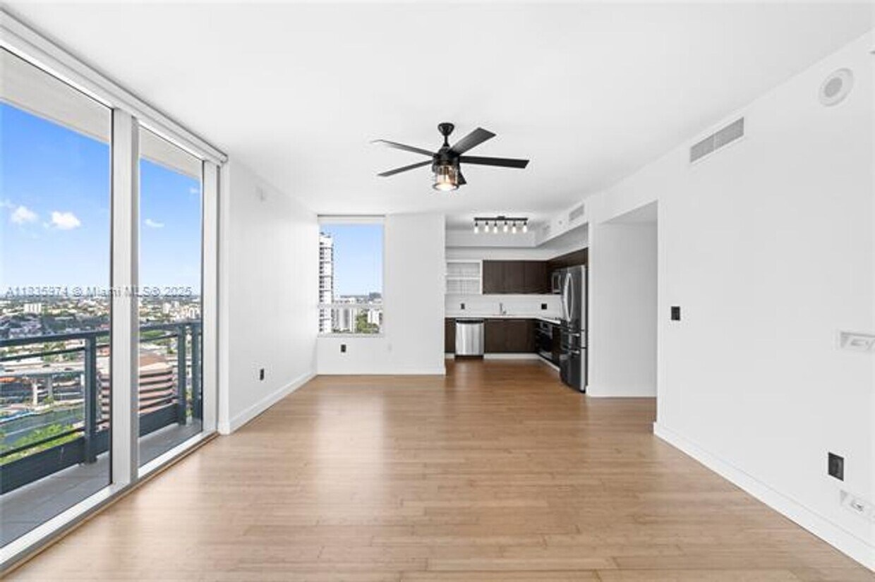 Foto principal - 90 SW 3rd St