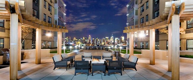 Foto del edificio - 1300 Ave at Port Imperial