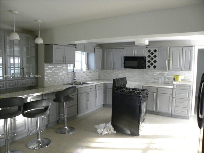 Foto del edificio - 9860 SW 48th St