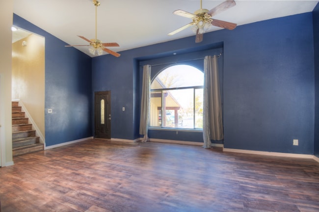 Building Photo - 1189 Panorama Dr