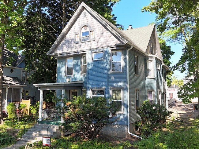 Building Photo - 1804 Madison St