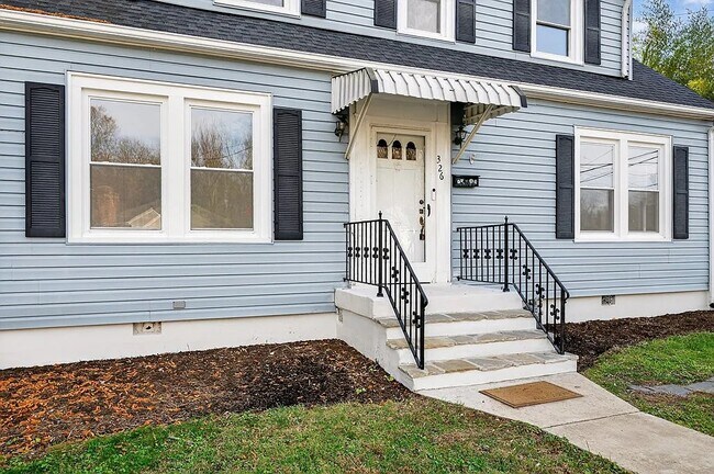 Foto del edificio - 326 Westhampton Ave