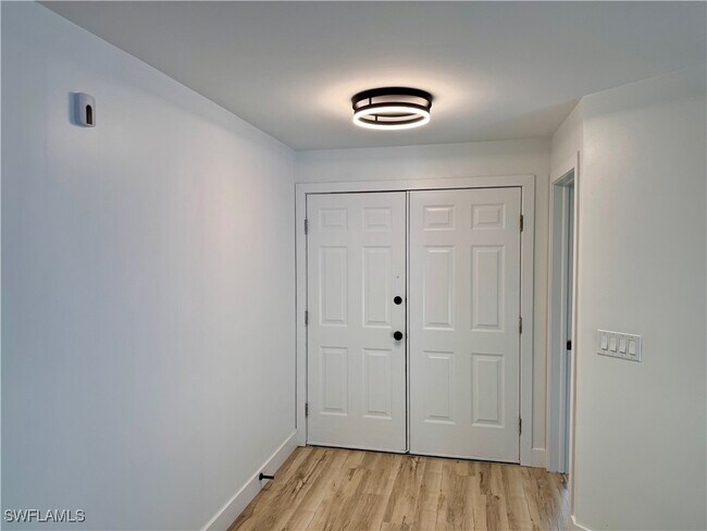 Foto del edificio - 4936 Nassau Ct
