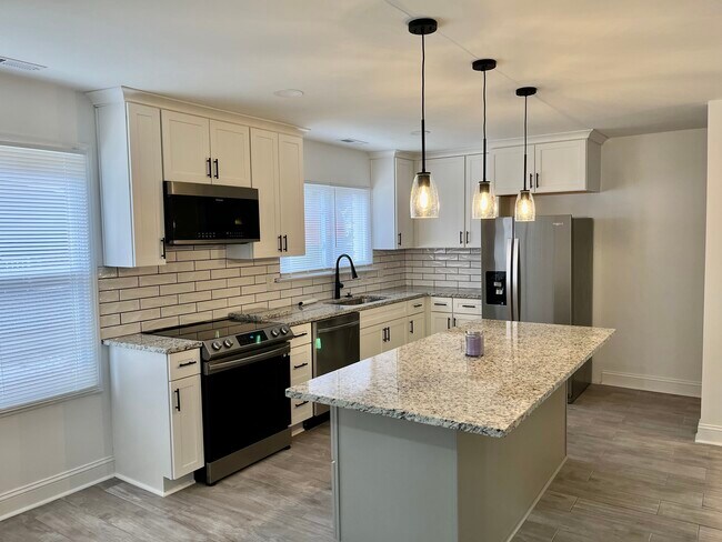 Photo - 2038 Tyvola Rd House