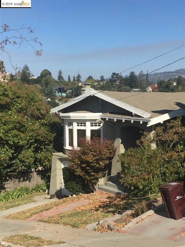 Primary Photo - 638 Viona Ave