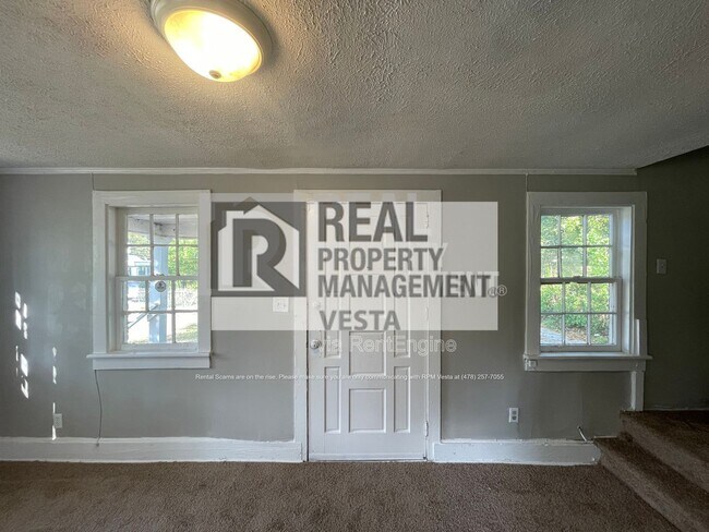 Building Photo - 2677 Napier Ave