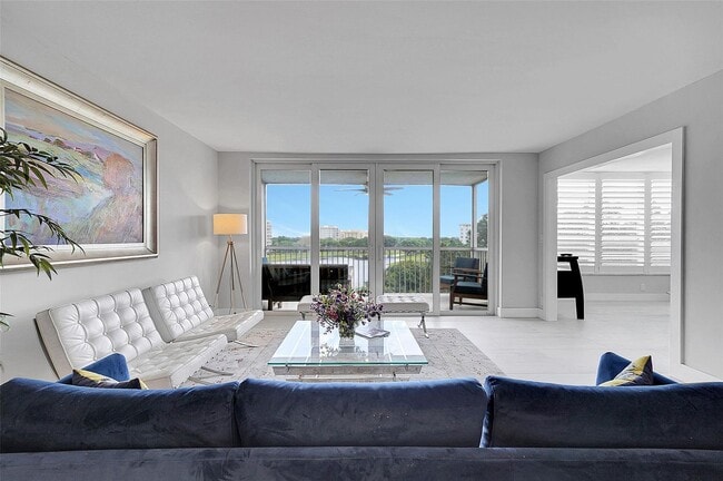 Foto del edificio - 3051 N Course Dr