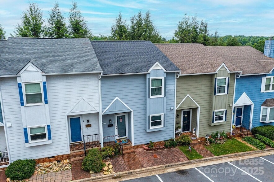 Foto principal - 617 College Ave SW