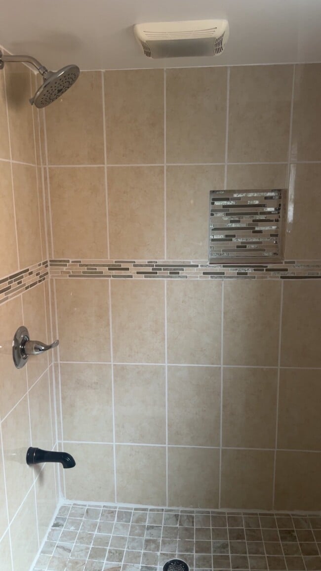 Photo - 3520 W 59th St Apartment