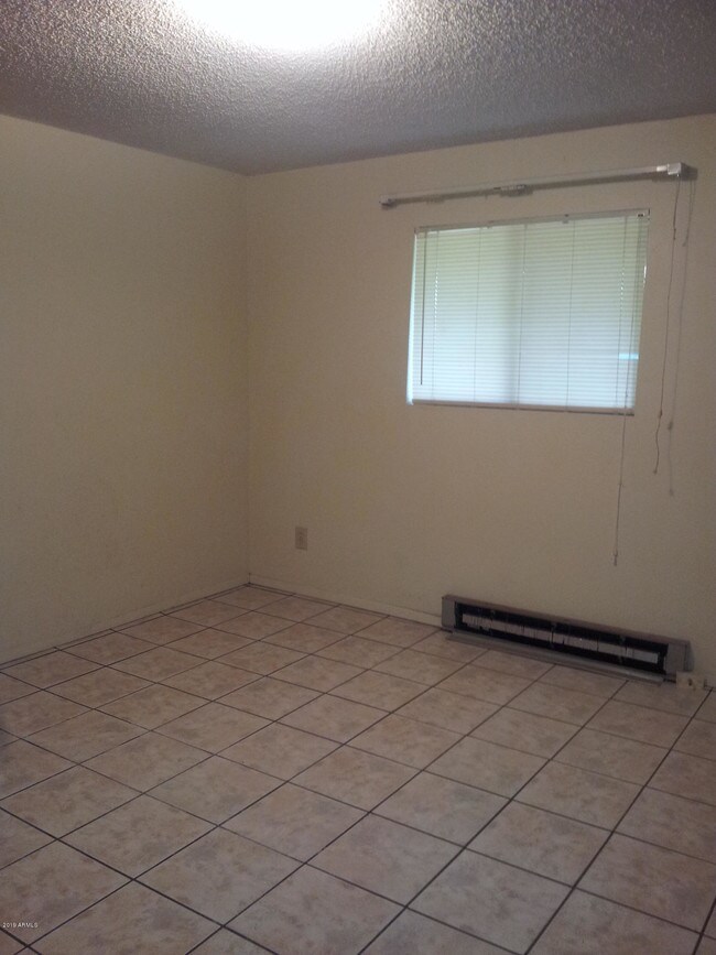 Foto del edificio - 2070 E 10th St