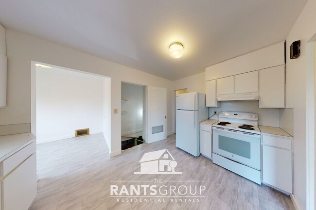 Building Photo - Charming & bright westside 2 bed, 1 bath o...