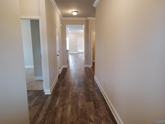 Building Photo - 102 River Haven Dr