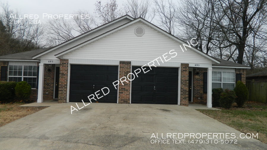 Amazing Duplex in Fayetteville! Townhouse for Rent in Fayetteville, AR