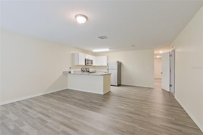 Building Photo - 27008 Anthony Ave