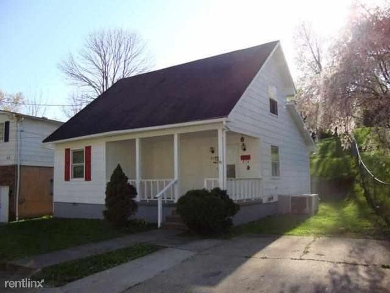 Primary Photo - 3 br, 1.5 bath House - 311 Rotary Rd