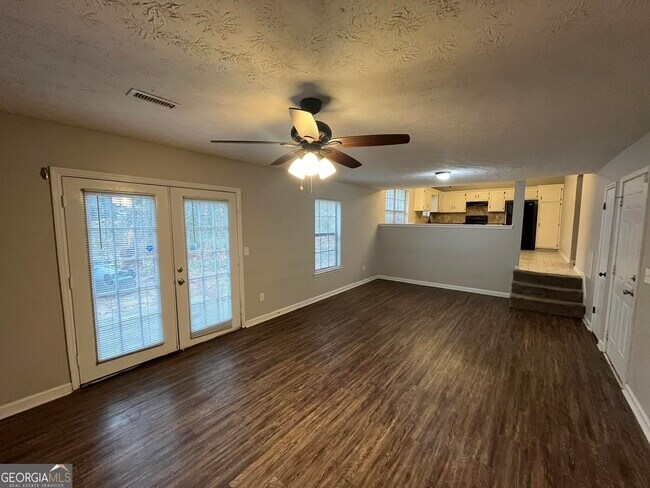 Building Photo - 225 Doe Run Dr