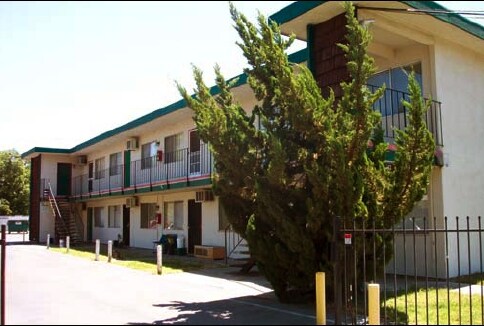 Building Photo - 561 Pecan St