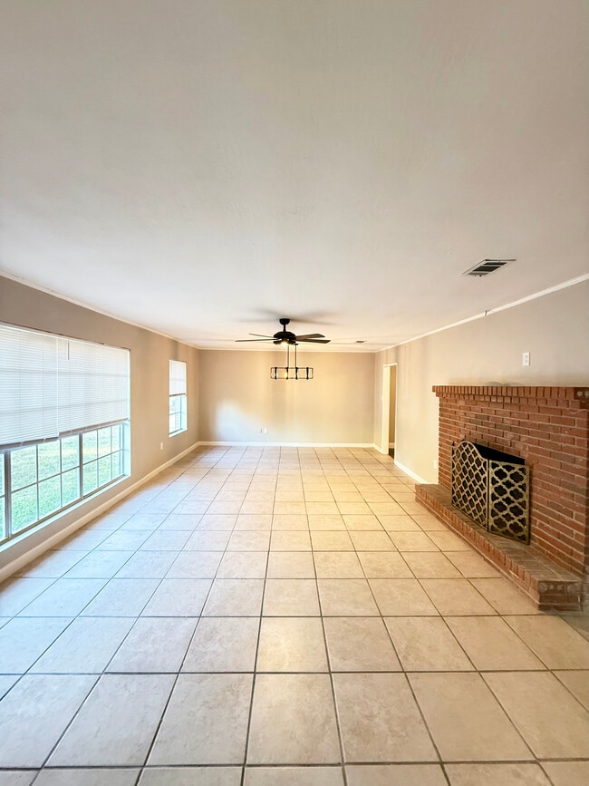 Foto del edificio - 27 Ford Loop