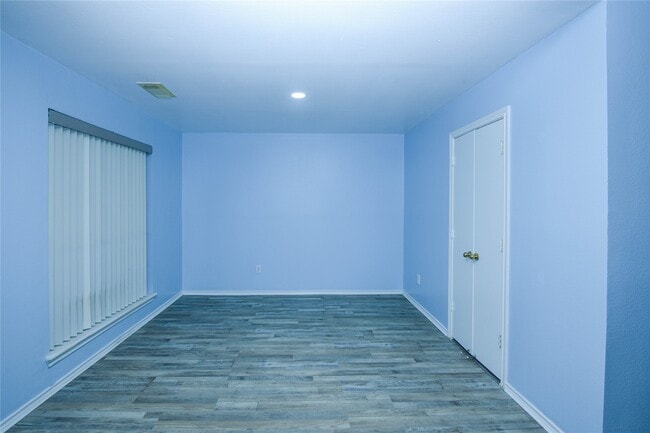 Building Photo - 17902 Autumn Hills Dr