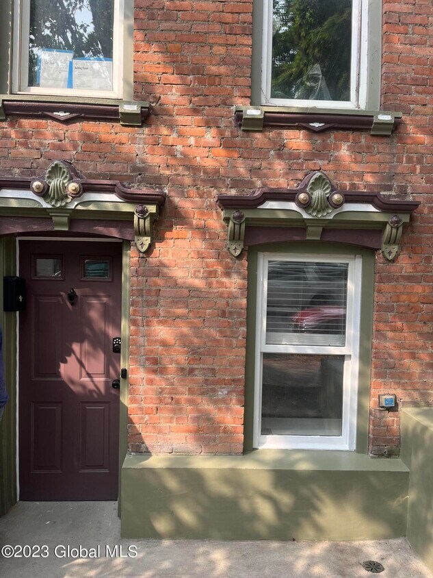 Primary Photo - 167 Lancaster St