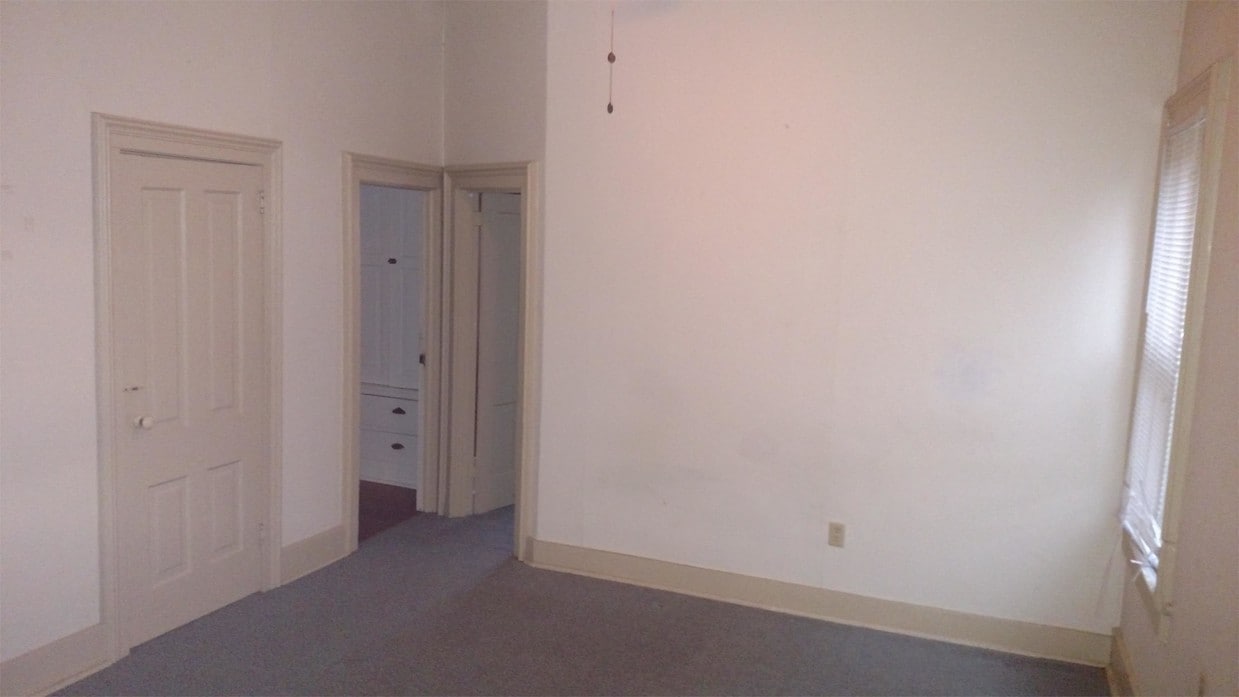 Building Photo - 109 W 5th St