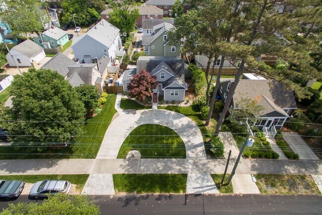 Foto del edificio - Immaculate 3 bedroom 2 bath bungalow at Oc...