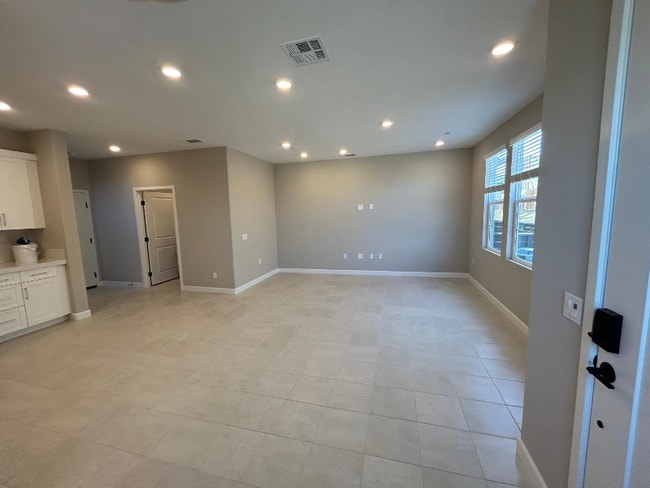 Building Photo - 1206 Sunrise View