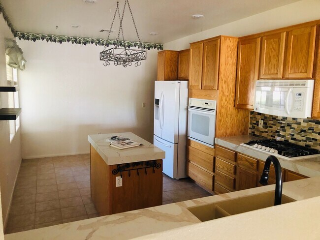 Foto del edificio - *WONDERFUL SINGLE STORY HOME IN GREEN VALLEY RANCH GATED COMMUNITY!!**