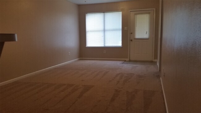 Foto del edificio - 1715 Hazelwood St